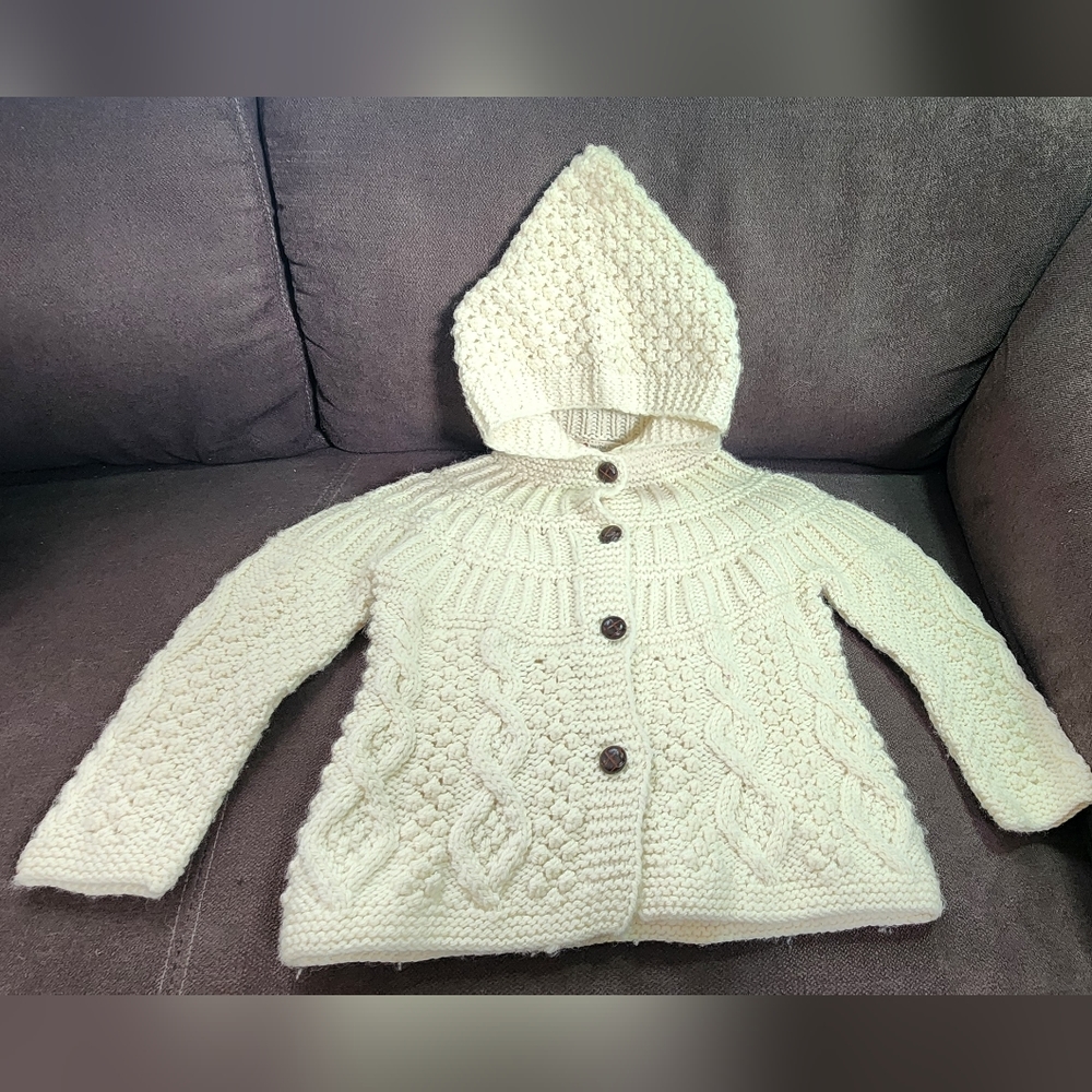 **SOLD** Carraigdonn Merino Wool Cable Knit Sweater